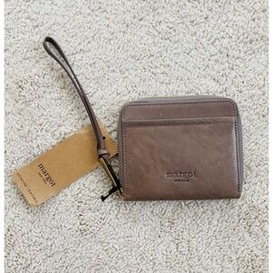 Margot New York Cyrus Slim Small Zip Around Brown Genuine Leather Wallet NWT‎